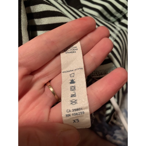 Lululemon Size 10 Zip Up - Picture 5 of 5